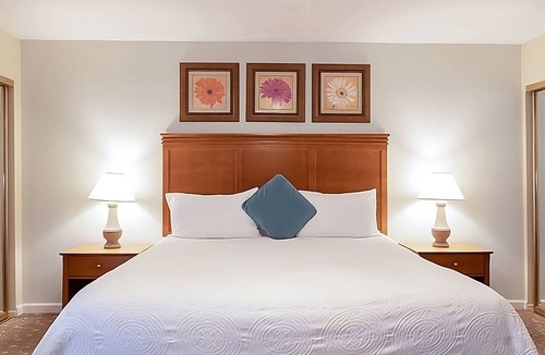 San Diego Country Estates Hotel | 3 Units | 2BR w/Full Kitchen | Balcony | Free Parking | Outdoor Pool