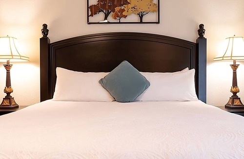 San Diego Country Estates Hotel | 3 Units | 2BR w/Full Kitchen | Balcony | Free Parking | Outdoor Pool
