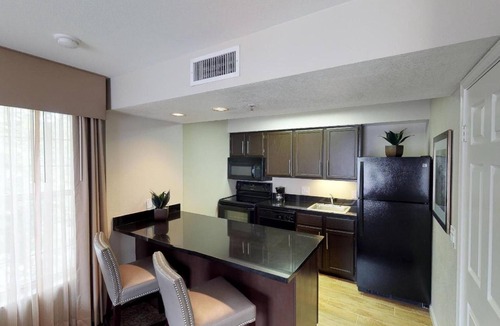 Brea Hotel | 3 Units: Pet-Friendly Kitchen Suite 2 mi to Carbon Canyon Regional Park