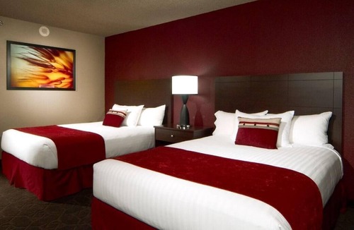 Laughlin House | 3 x Sedona Pool View Queen Non Smoking Accommodations at Edgewater Casino Resort