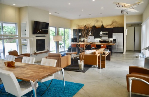 Palm Springs House | 30% OFF all reservations of 30 days or more through December 23, 2025 !