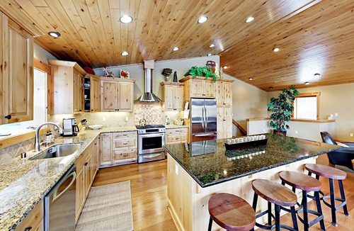 Truckee House | 300’ to Tahoe Donner Ski Area! Tahoe Donner Delight - Perfect for Families