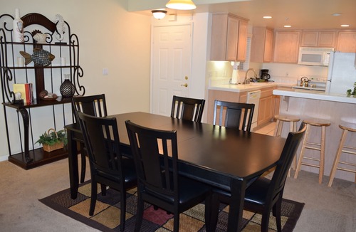 Downtown Condo | 303 Casa Bella: 2 BR, 2 BA Condominium in Pismo Beach, Sleeps 6