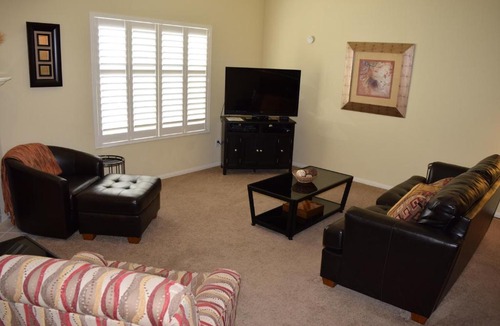 Downtown House | 303 Casa Bella
