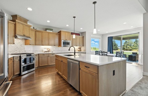 Hillsboro House | 30min Portland/65min Cannon Beach/2.5 acres/5BD/View!-Fire Pit-Patio-Play set!