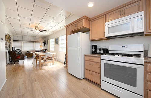 Avalon House | 319CA: Delightful Cottage, Newly Remodeled, 2.5 Blocks from Beach, WIFI, BBQ - 3