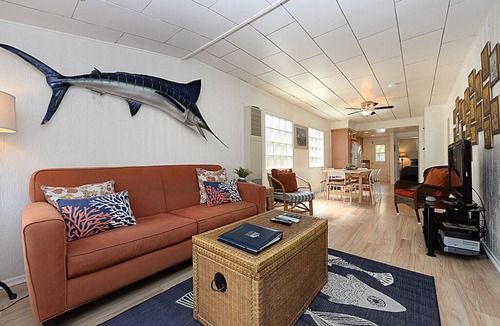 Avalon House | 319CA: Delightful Cottage, Newly Remodeled, 2.5 Blocks from Beach, WIFI, BBQ - 3