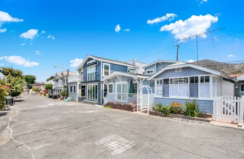 Avalon House | 326E: Cozy Beach Bungalow on Eucalyptus, WIFI, Quick Walk to Beach - 326 Eucalyp