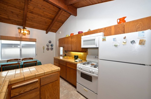Avalon House | 337CA: Charming 2-bdr Avalon cottage on the flats