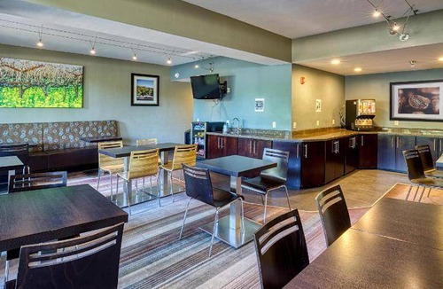 San Luis Obispo Hotel | 350 m² Hotel ∙ 127 guests