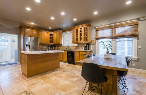 Horace Mann House | 350 · Quiet Victorian Bungalow in downtown San Jose