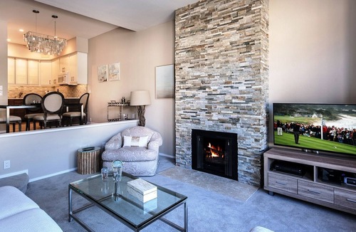 Northwest Carmel Condo | 3706 Carmel Hideaway ~ Luxurious! Walk Everywhere Downtown Location!