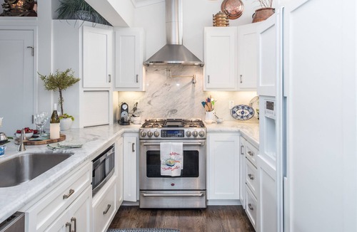 Northwest Carmel House | 3734 Avrio by-the-Sea ~ Walk to Downtown and Beach