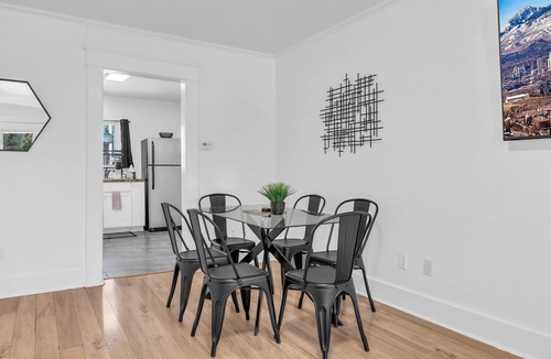 Old Southwest House | 3Bedroom/1.5Bath/Pet Ok/Sleeps9