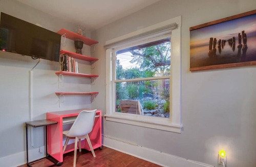 South Park House | 3BR+2BA | Hot Tub | Tropical Oasis