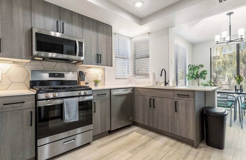 Desert Paradise Estates Apartment | 3BR CozySuites Kierland Commons with pool #12