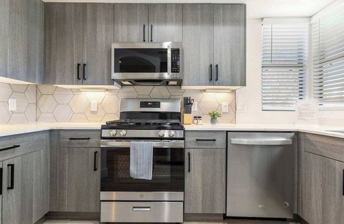Desert Paradise Estates Apartment | 3BR CozySuites Kierland Commons with pool #12