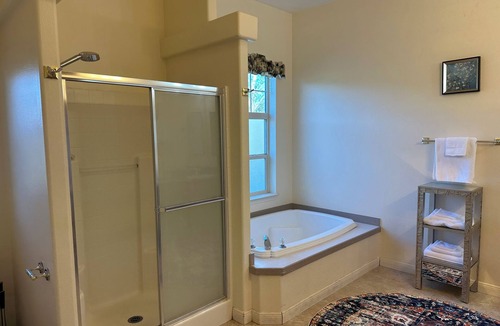 Warner Springs House | 3BR Farmhouse Getaway, Group-Friendly, WiFi, AC, Trails