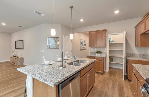 North Natomas House | 3BR Home at Pagoda Lane｜Walk In Closets｜Garage｜ Wifi｜Laundry Room #41982