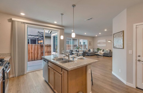 North Natomas House | 3BR Home at Pagoda Lane｜Walk In Closets｜Garage｜ Wifi｜Laundry Room #41982