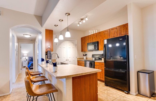 Parkwood Ranch Condo | 3BR Mesa Condo w Pool, Hot Tub, Gym, Patio, Parking!
