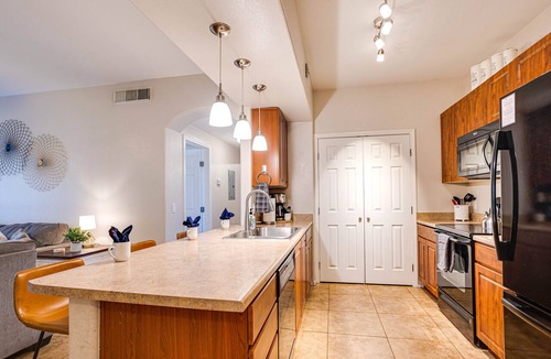 Parkwood Ranch Condo | 3BR Mesa Condo w Pool, Hot Tub, Gym, Patio, Parking!