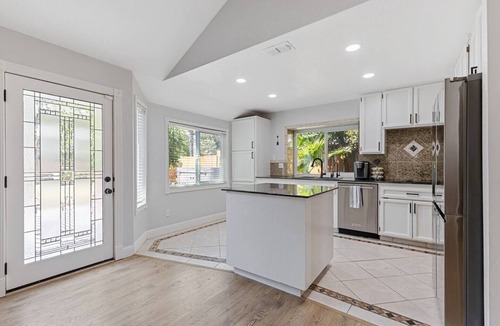 Roseville House | 3BR · Pool · Hot Tub · BBQ · Garage · Roseville
