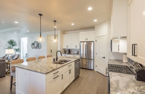 St. George House | 3BR Sleeps 10 w/Casita - Near Clubhouse & Pool