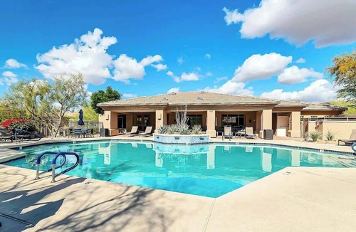 North Scottsdale House | 3BR Stay w/Heated Pool, Spa, Gym & Grill Access