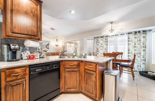 Silverado Ranch House | 3BR Vegas Home Jacuzzi Suite BBQ Pet Friendly