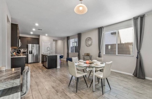Surprise House | 3BR w/King Bed | Sleeps 8 in Surprise
