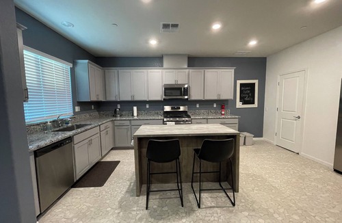 Olivehurst House | 4-bedroom, 2.5 bath, in soothing Plumas Lake with Internet