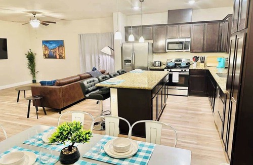 Fernley House | 4-Bedroom 5TVs -20 Min to USA Pkwy|Sleeps 14|Pet OK