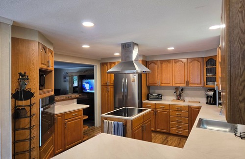 Lakeside Ski Chalet | 4-bedroom cabin in peaceful Lakeside Oregon