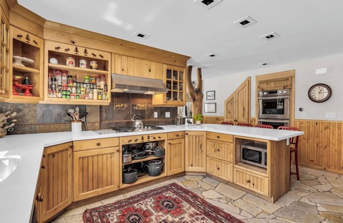 Salt Lake Mountain Resorts Cabin | 4 bedroom flexible Mountain Ski House just two minutes drive to Solitude