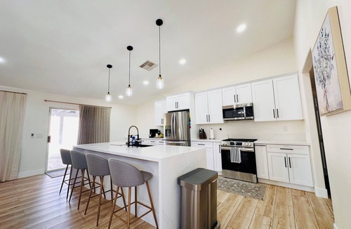 River Mountain House | 4-bedroom house in lovely Henderson with AC