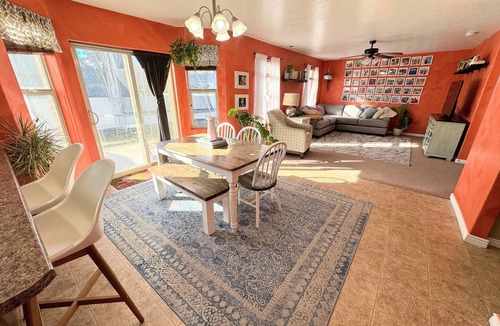 Springville House | 4 Bedroom House w/Garage, Office, Parks, Mountains, Recreation & Shopping