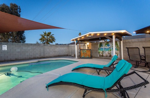 Maryvale House | 4 Bedroom Pool Home 🏡 close to all things fun 🤩 Pool is not heated.