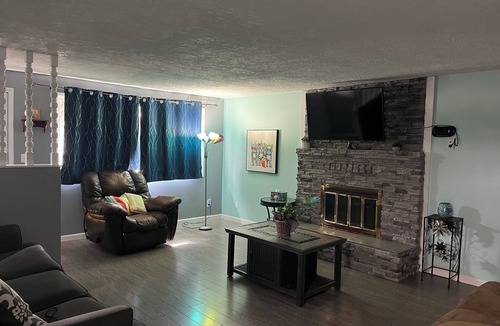Medford House | 4-bedroom TV in each room. Convenient location. Ample Parking.