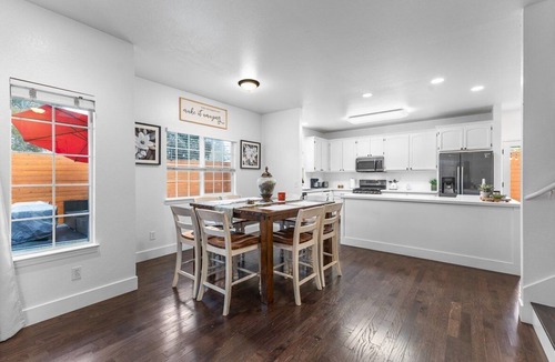 Santa Rosa House | 4 BR with pool & movie room Near Downtown, SMART Train & Hospitals