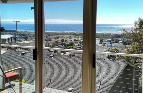 Morro Bay Cottage | 4 King Bedrooms, 2.5 Baths, Ocean View, Hot Tub, Outdoor Space, Solar Powered.