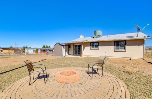 Cordes Lakes House | 4 Mi to Arcosanti: Dark Sky Retreat in Mayer!