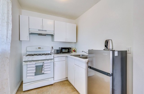 Lakeland Village Apartment | 4 Mi to Shore: Lake Elsinore Studio w/Mtn Views
