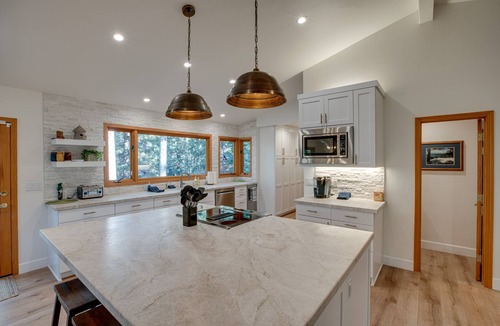Tahoe Village House | 4 Mi to Slopes: Family-Friendly Stateline Home!