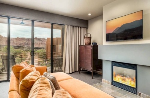 Ivins Villa | 4 Tranquil Desert Rooms Steps from Hiking & Exploration - Quick Escapes