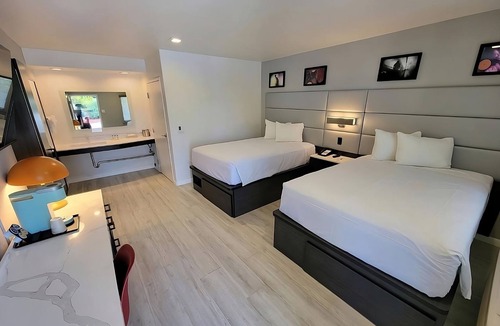 Newhall Hotel | 4 Units w/Free Parking! Near Children's Discovery Museum of San Jose