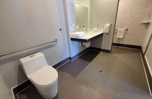 Newhall Hotel | 4 Units w/Free Parking! Near Children's Discovery Museum of San Jose