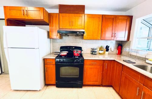 South Sundale House | 40223 Fremont Entire Coze 3brs house Free Parking nd AC