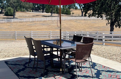 Templeton House | 46W/Winery close, Bocce! Perfect for 1 couple, multi-adult, family! Dog Friendly