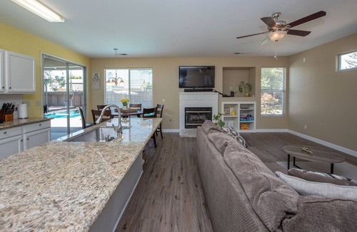 Roosevelt House | 4bd 2 ba Home with Pool Near Airport and Hwys